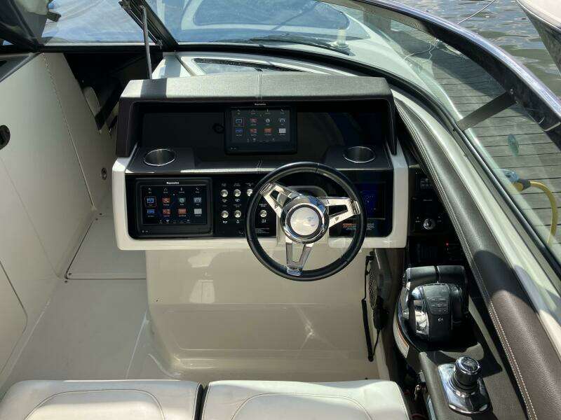 35ft Sea Ray Yacht For Sale