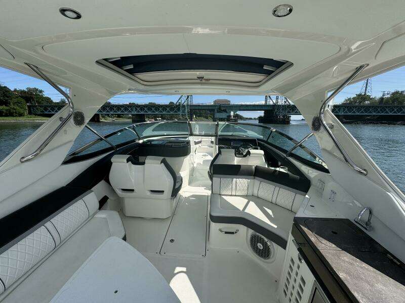 35ft Sea Ray Yacht For Sale