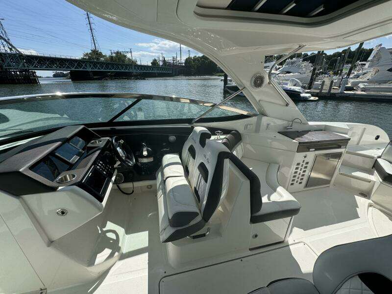 35ft Sea Ray Yacht For Sale
