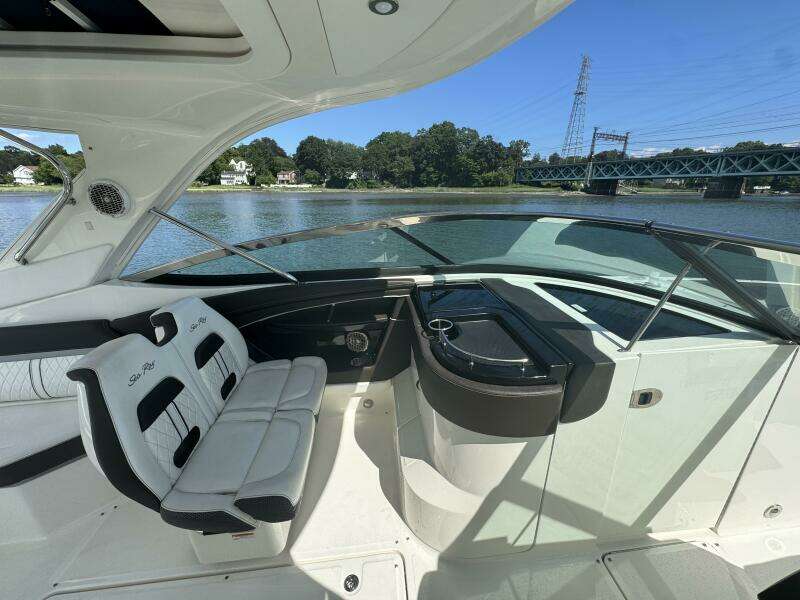 35ft Sea Ray Yacht For Sale