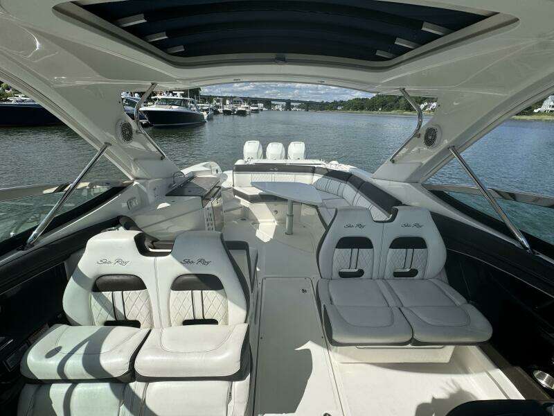 35ft Sea Ray Yacht For Sale