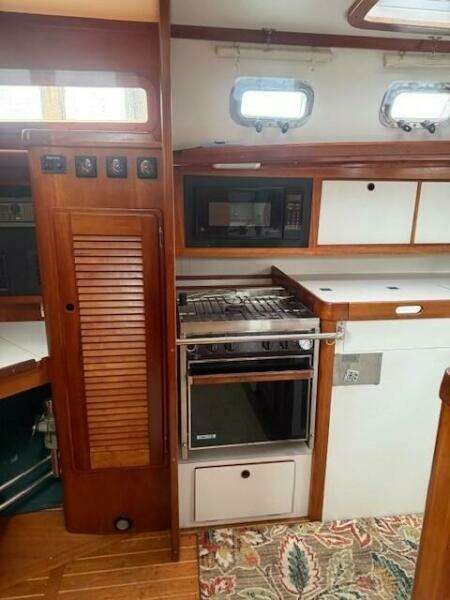WAYWARD WIN 45ft Freedom Yacht For Sale