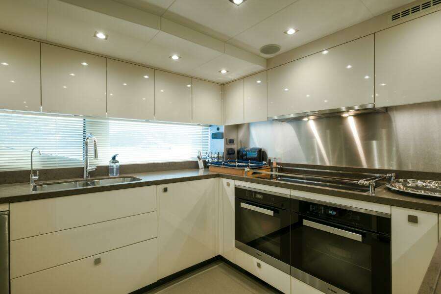 MERCY OCEANS 115ft Sunseeker Yacht For Sale