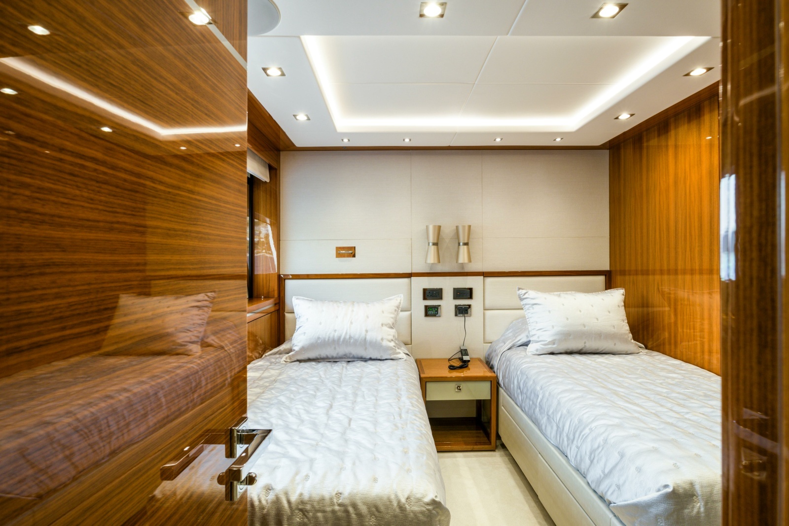 MERCY OCEANS 115ft Sunseeker Yacht For Sale