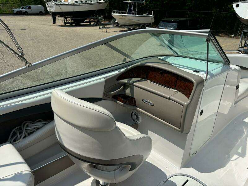 24ft Four Winns Yacht For Sale