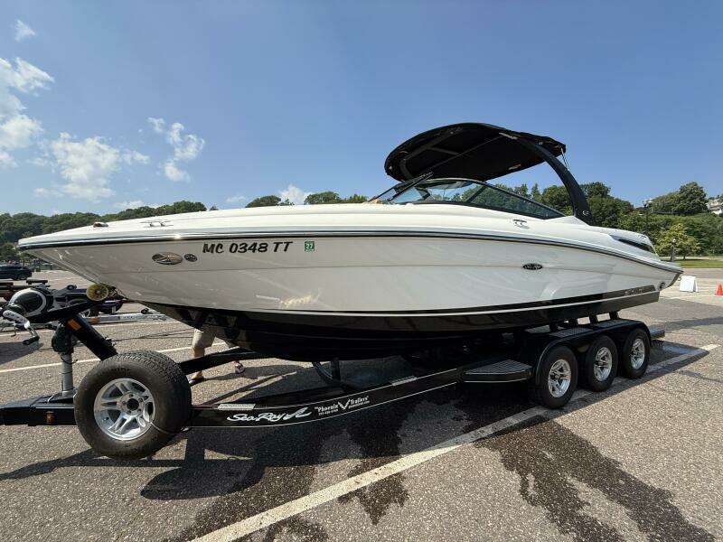 25ft Sea Ray Yacht For Sale