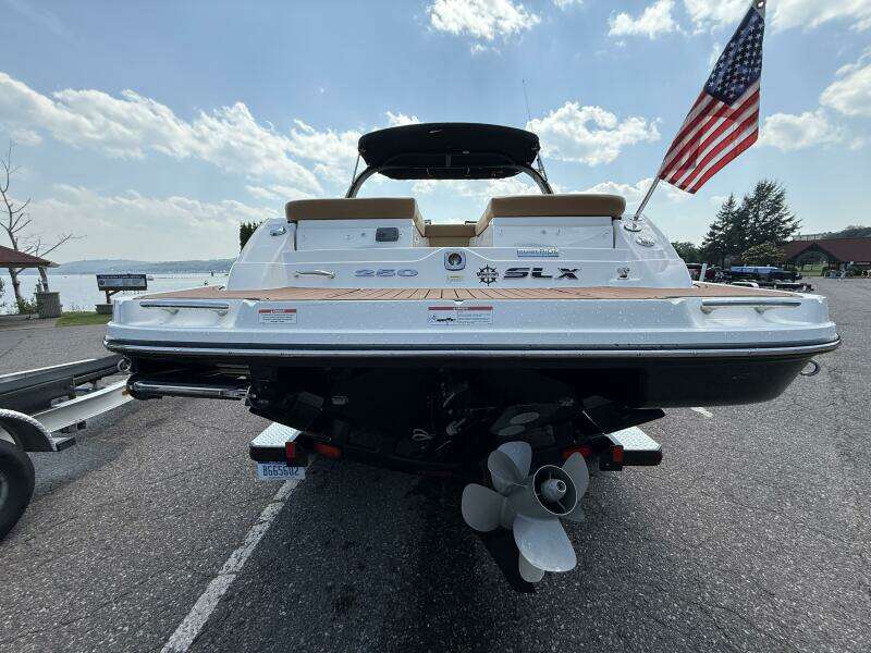 25ft Sea Ray Yacht For Sale