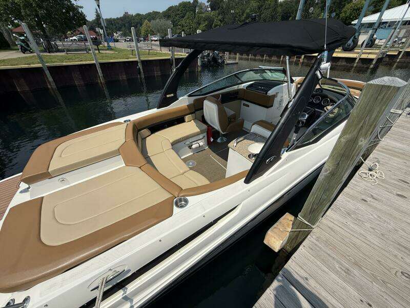 25ft Sea Ray Yacht For Sale