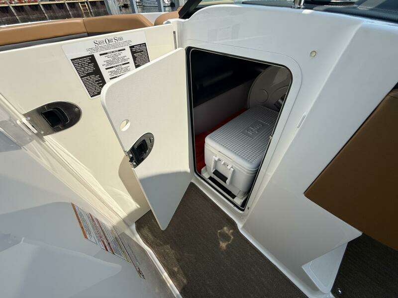 25ft Sea Ray Yacht For Sale