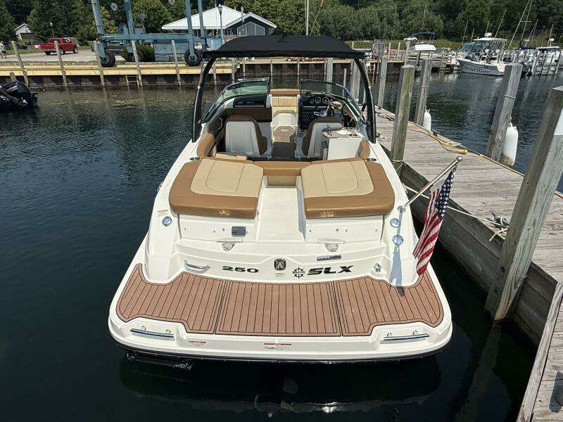 25ft Sea Ray Yacht For Sale