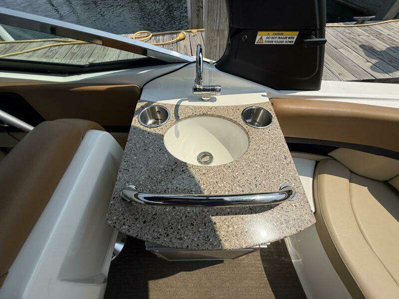 25ft Sea Ray Yacht For Sale