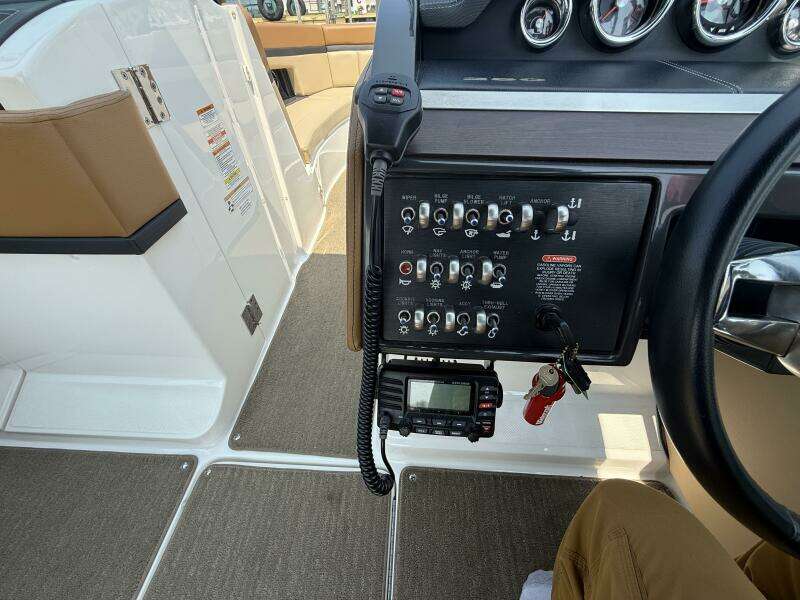 25ft Sea Ray Yacht For Sale