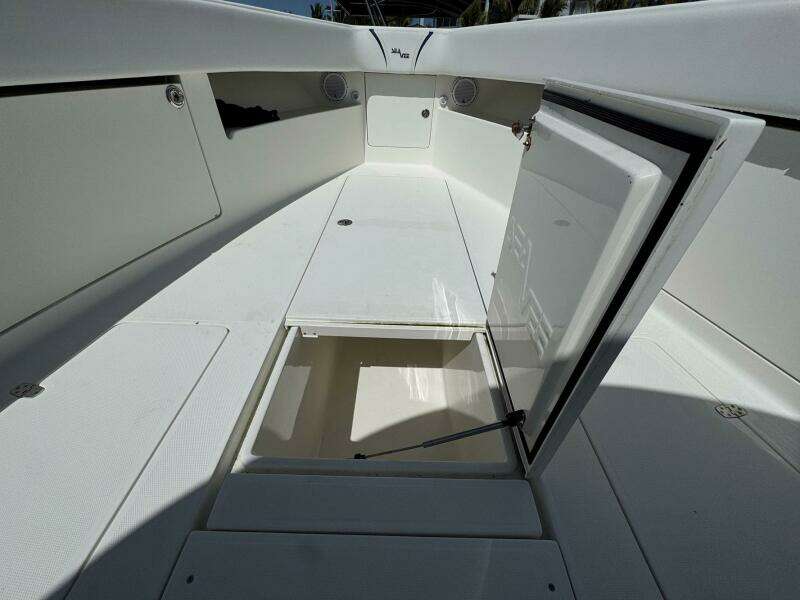 WARBIRD 39ft SeaVee Yacht For Sale