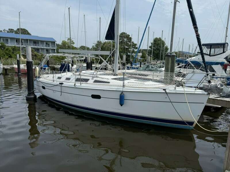 MJRDER SHE BOAT 36ft Hunter Yacht For Sale