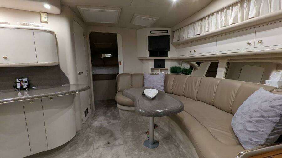 1998 Sea Ray 370 Sundancer