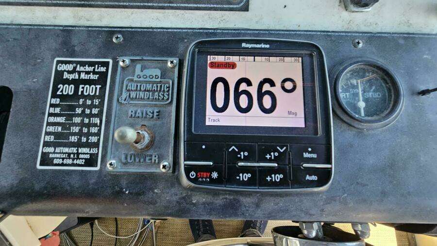 1994 Carver 350 Mariner Power 751975 20250501094117916 45_XLARGE