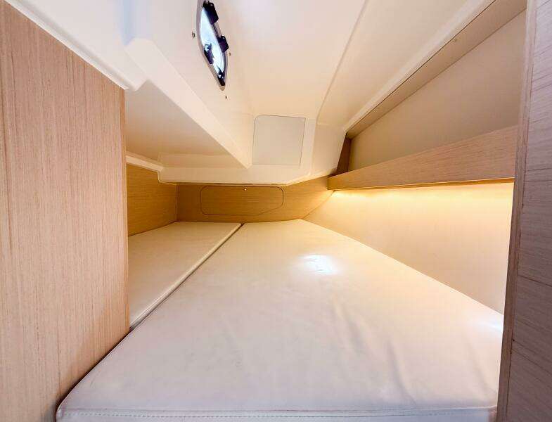 30ft Beneteau Yacht For Sale
