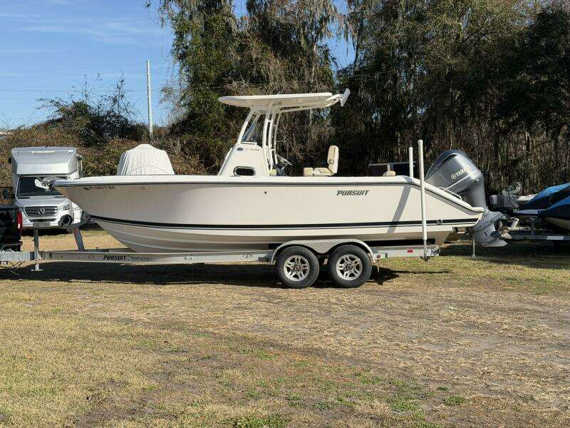 23ft Pursuit Yacht For Sale