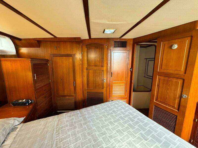 47ft Marine Trader Yacht For Sale