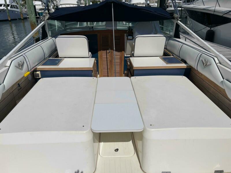 1984 Bertram 26 Express Moppie — 1984 Bertram Express Moppie Power 9799450 978458855 0 190520250637 3