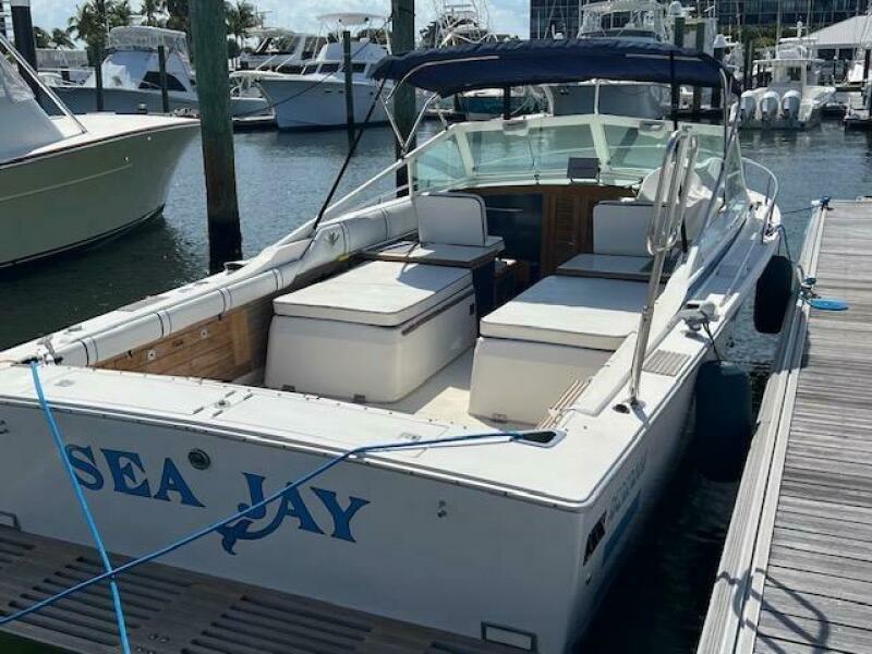 1984 Bertram 26 Express Moppie — 1984 Bertram Express Moppie Power 9799450 978458853 0 190520250637 1
