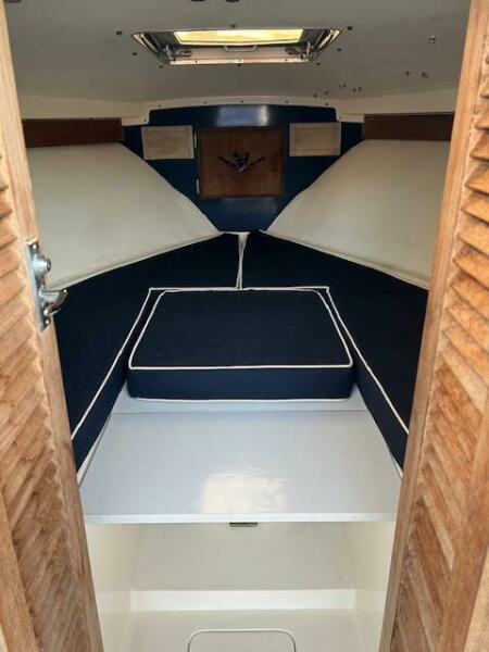 1984 Bertram 26 Express Moppie — 1984 Bertram Express Moppie Power 9799450 978458856 0 190520250637 4