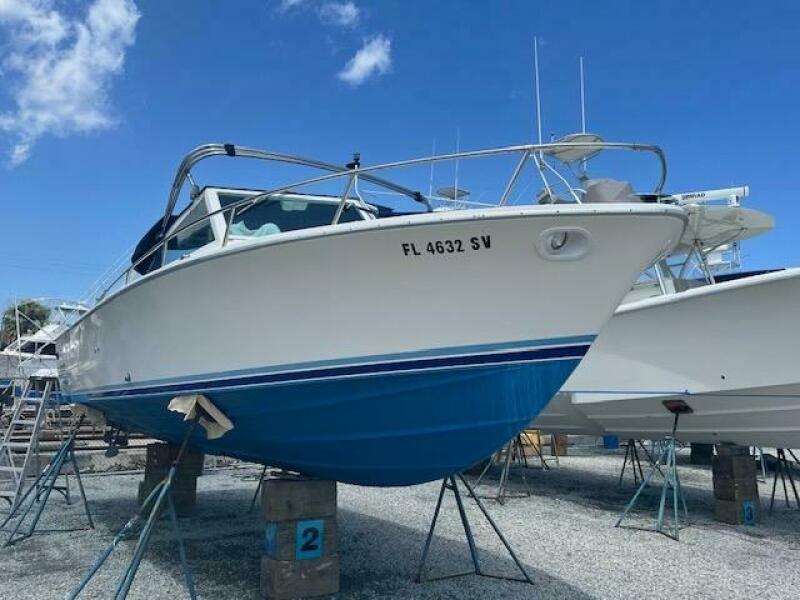 1984 Bertram 26 Express Moppie — 1984 Bertram Express Moppie Power 9799450 978458860 0 190520250637 8