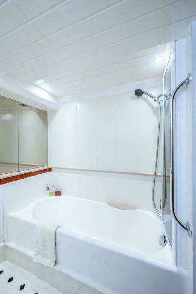 OCTOBER PRINCESS 72ft Viking Sport Cruisers Yacht For Sale