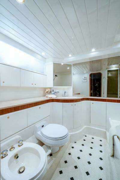 OCTOBER PRINCESS 72ft Viking Sport Cruisers Yacht For Sale