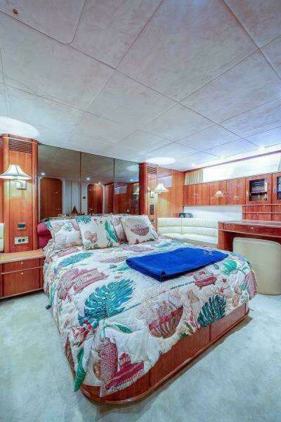OCTOBER PRINCESS 72ft Viking Sport Cruisers Yacht For Sale