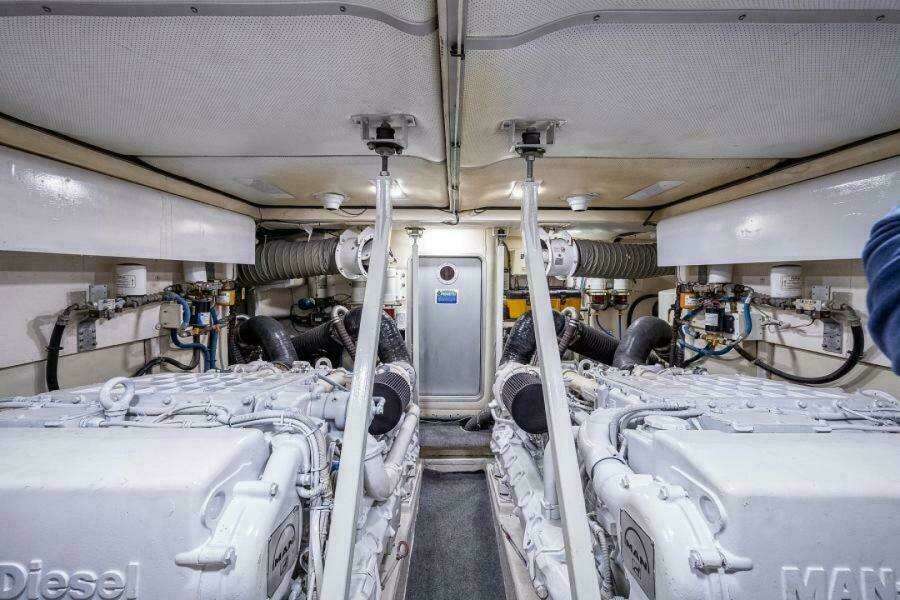 OCTOBER PRINCESS 72ft Viking Sport Cruisers Yacht For Sale