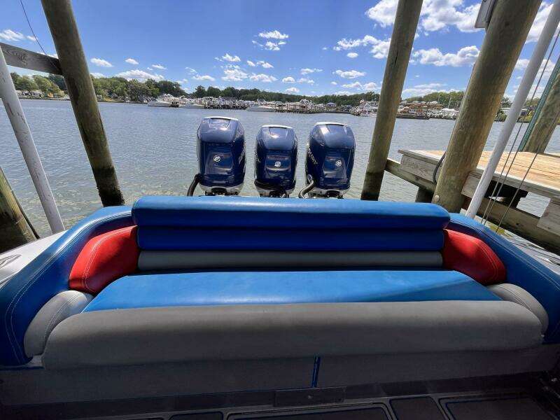 38ft Statement Yacht For Sale