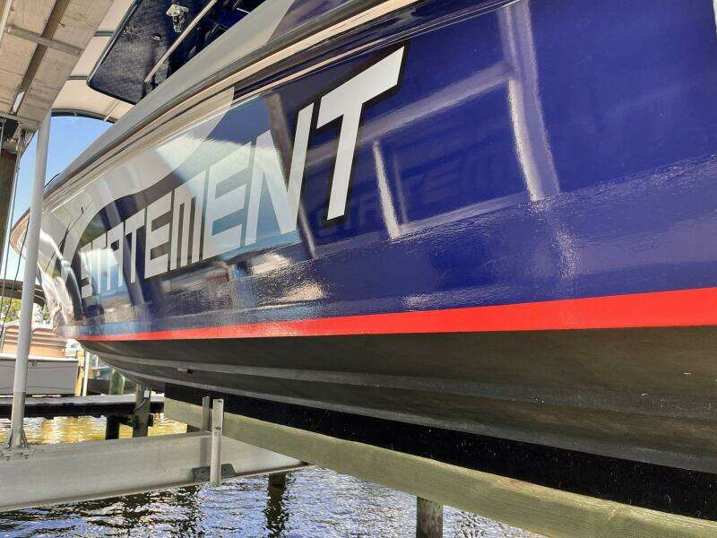 38ft Statement Yacht For Sale