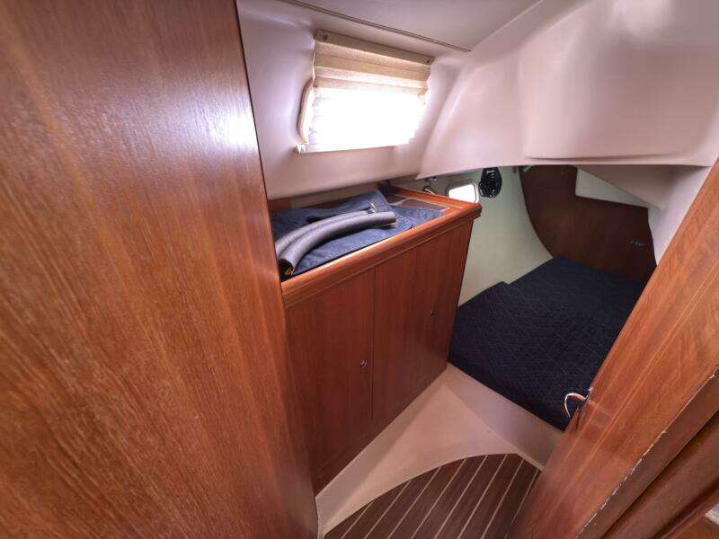 33ft Hunter Yacht For Sale