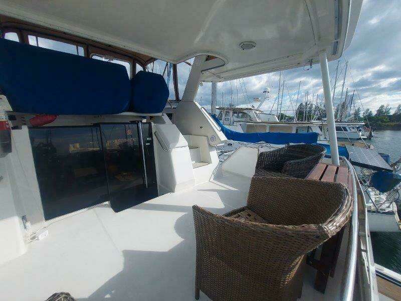 39ft Carver Yacht For Sale