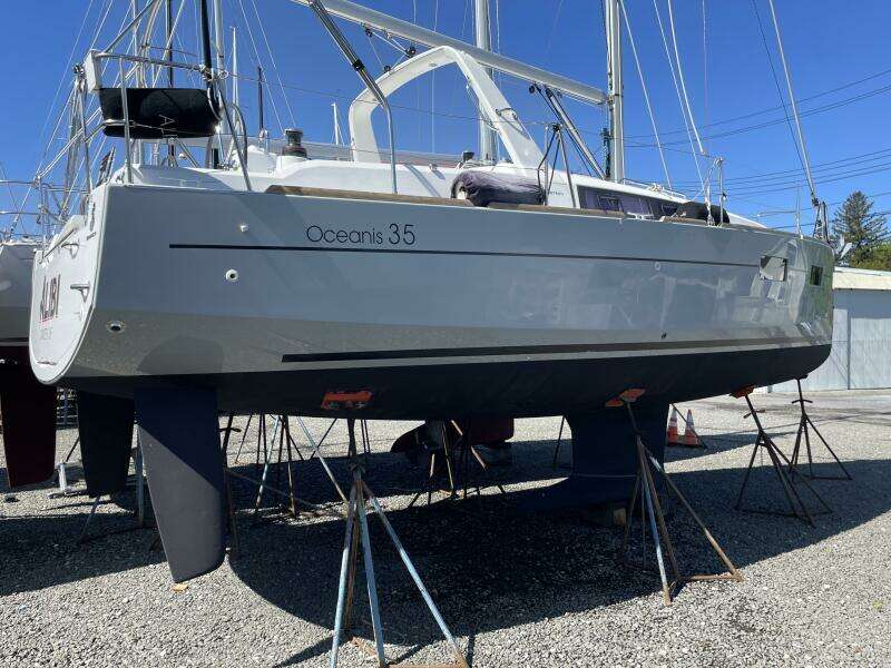 Alibi 35ft Beneteau Yacht For Sale