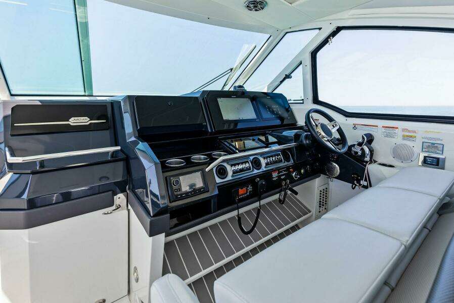 2021 Formula 380SSX MOTORBOATIN 