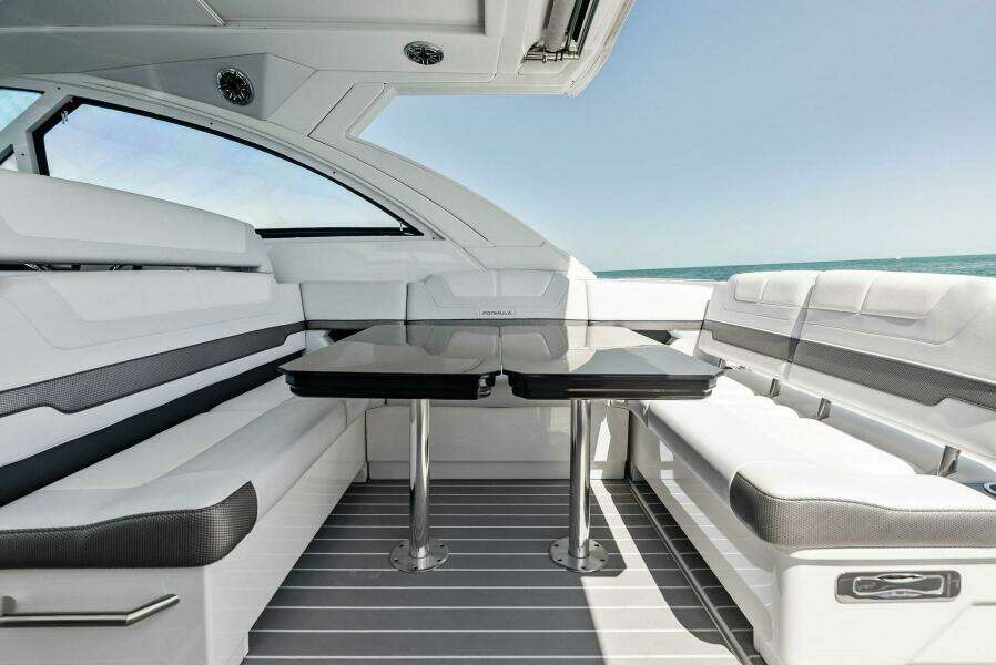 2021 Formula 380SSX MOTORBOATIN 
