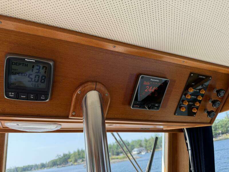 42ft Grand Banks Yacht For Sale