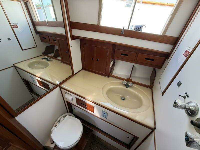 42ft Grand Banks Yacht For Sale