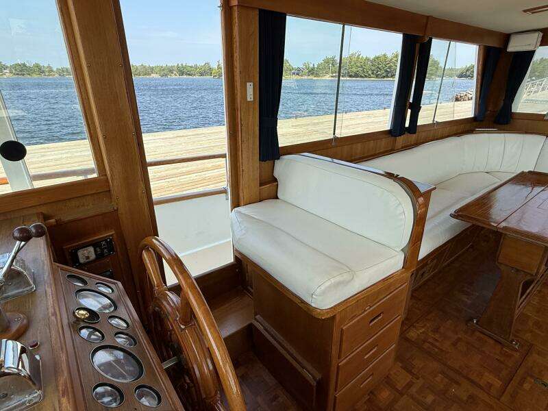 42ft Grand Banks Yacht For Sale