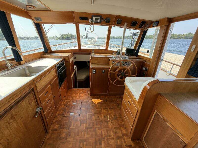 42ft Grand Banks Yacht For Sale