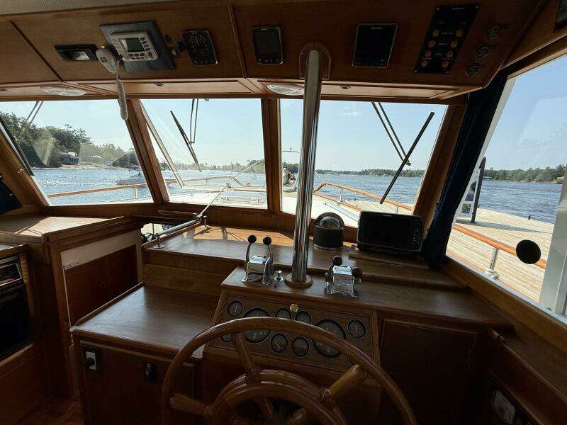 42ft Grand Banks Yacht For Sale