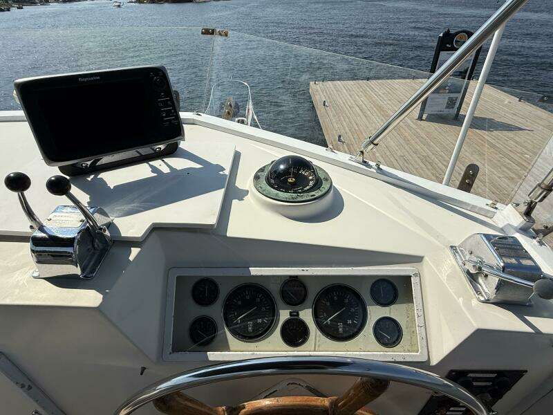 42ft Grand Banks Yacht For Sale