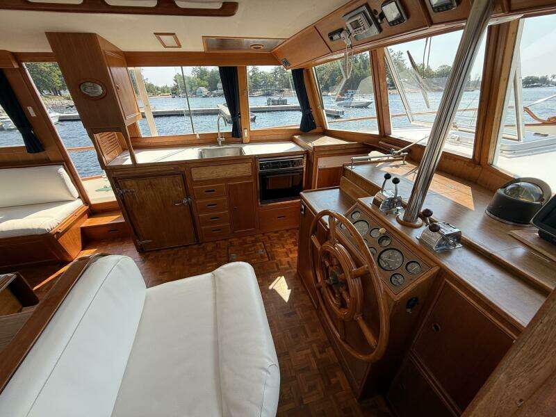42ft Grand Banks Yacht For Sale