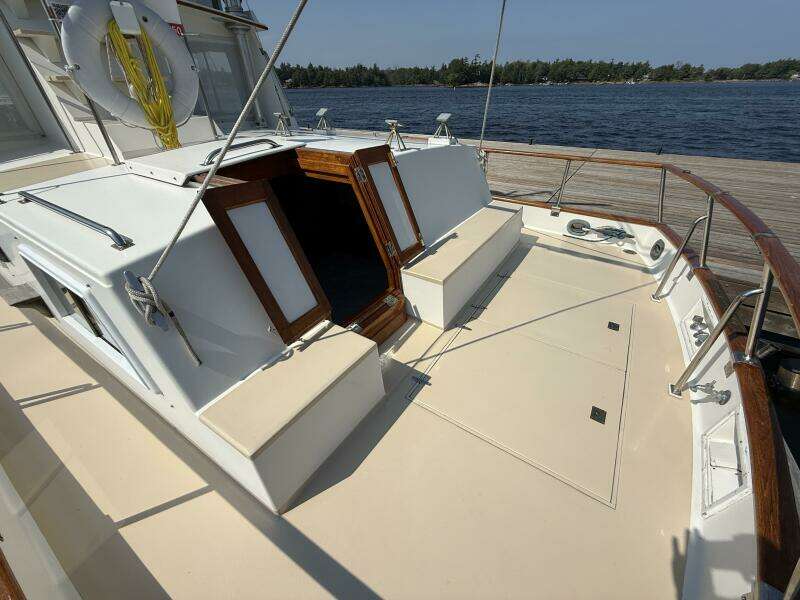 42ft Grand Banks Yacht For Sale