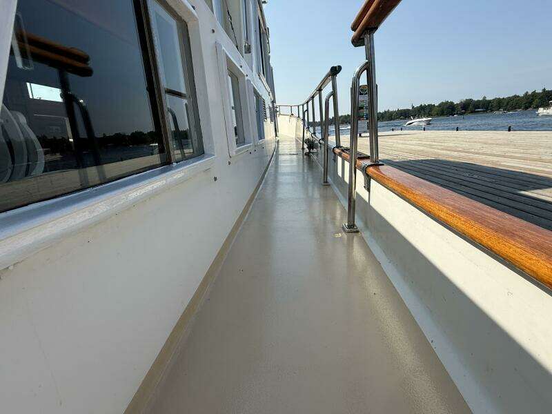 42ft Grand Banks Yacht For Sale