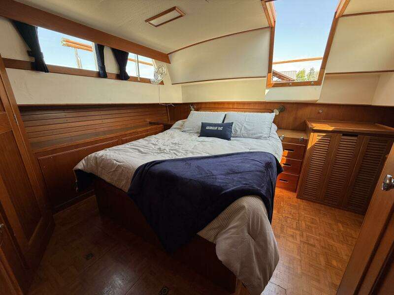 42ft Grand Banks Yacht For Sale