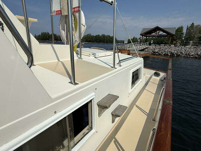 42ft Grand Banks Yacht For Sale