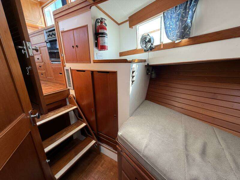 42ft Grand Banks Yacht For Sale